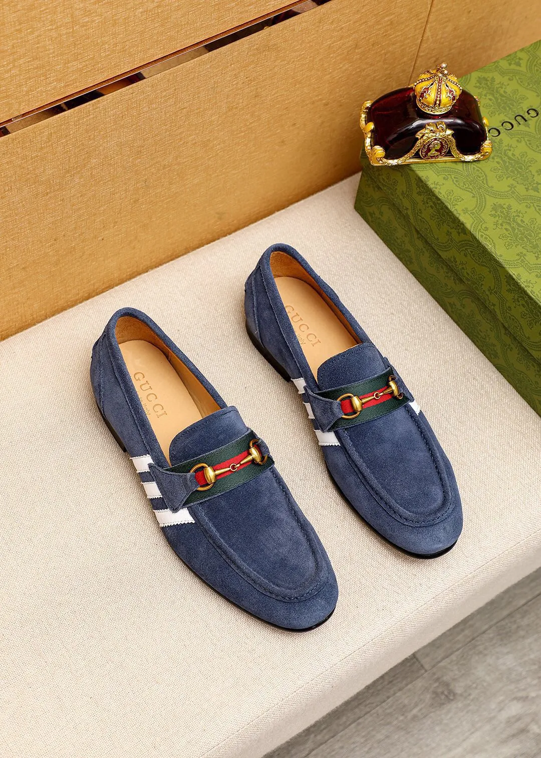 Men's shoes 💰480 💐 Product trademark: GUCCI "Gucci" casual leather shoes Regular size: 38-44 (45.46🉑️customized) Product materials: Selected imported first-layer frosted cowhide upper + classic hardware buckle, imported cowhide leather lining. Strong three-dimensional visual effect, original outsole Color: 4⃣️colors available